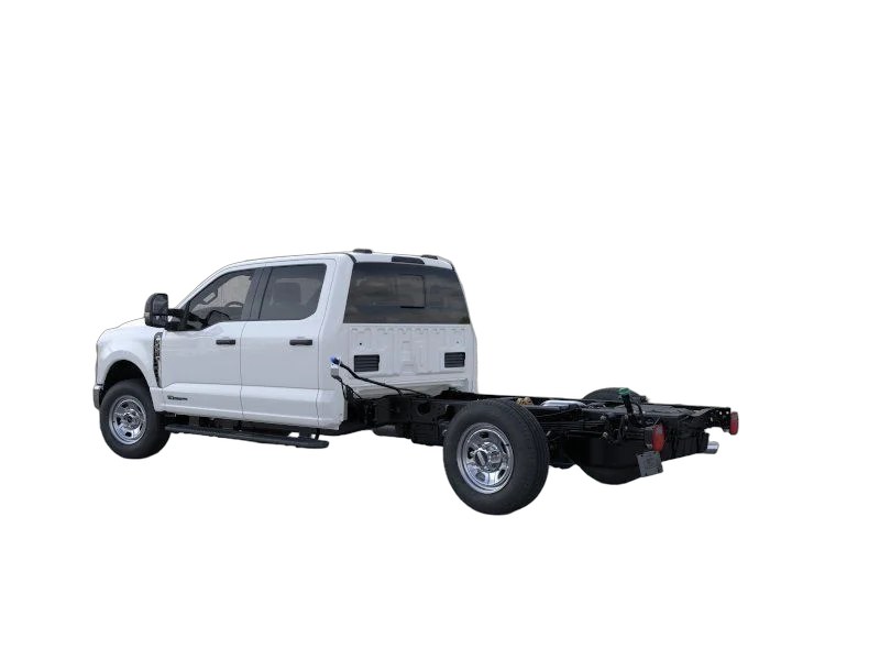 2026 Ford Chassis Cab photo 3